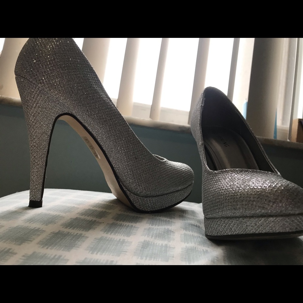 Silver glitter pumps *WORN ONCE*